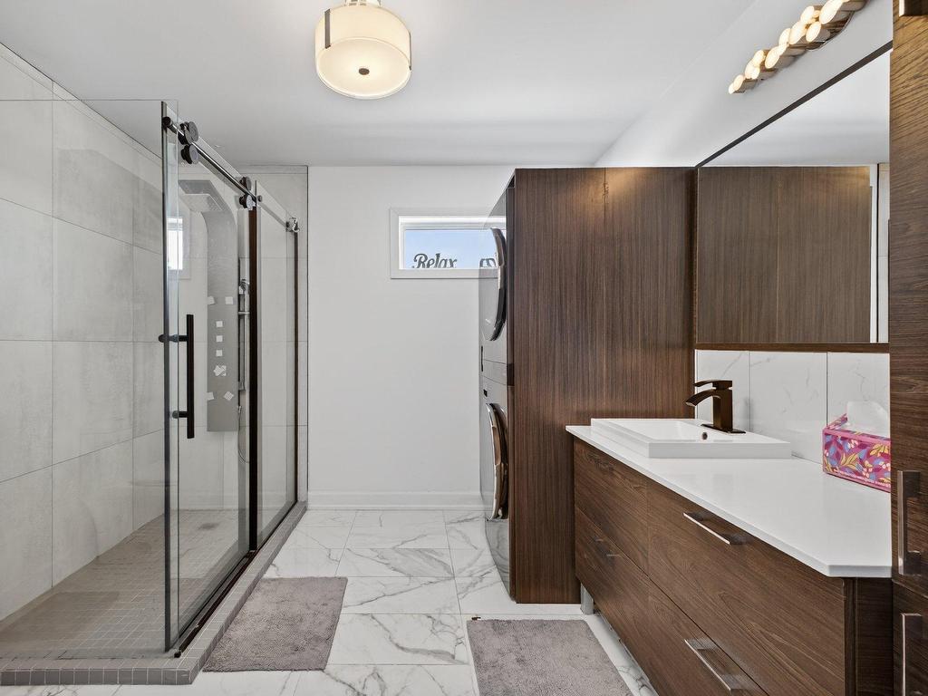 









3139


Rue Frégault

,
Chomedey (Laval),




QC
H7T0C6

