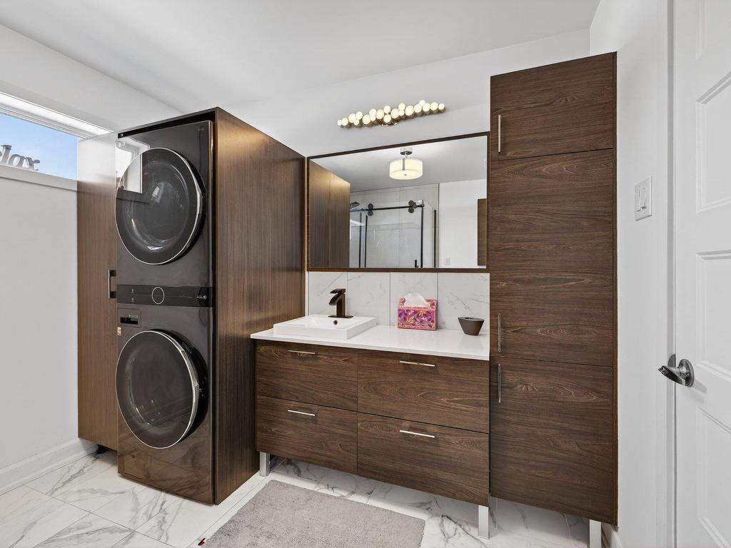 









3139


Rue Frégault

,
Chomedey (Laval),




QC
H7T0C6

