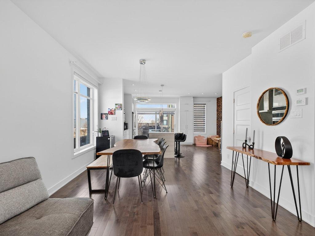 









3139


Rue Frégault

,
Chomedey (Laval),




QC
H7T0C6

