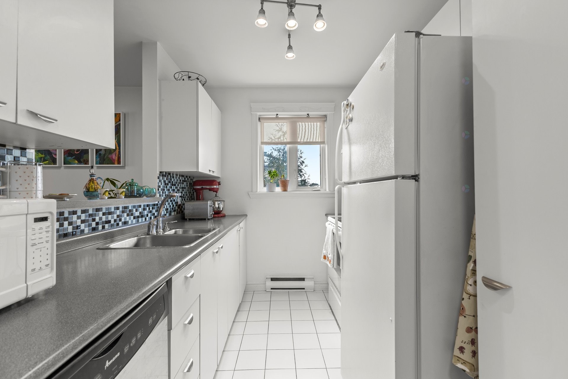 









352


Rue des Pionniers

,
L'Île-Perrot,




QC
J7V8K6

