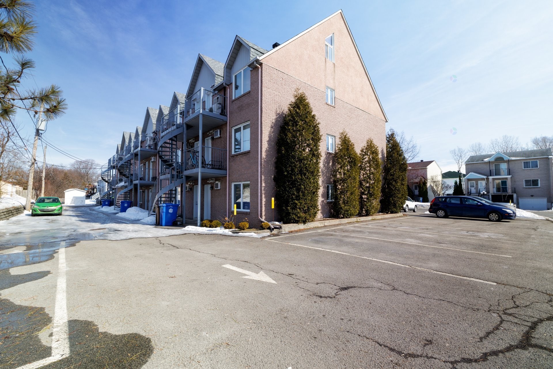









352


Rue des Pionniers

,
L'Île-Perrot,




QC
J7V8K6

