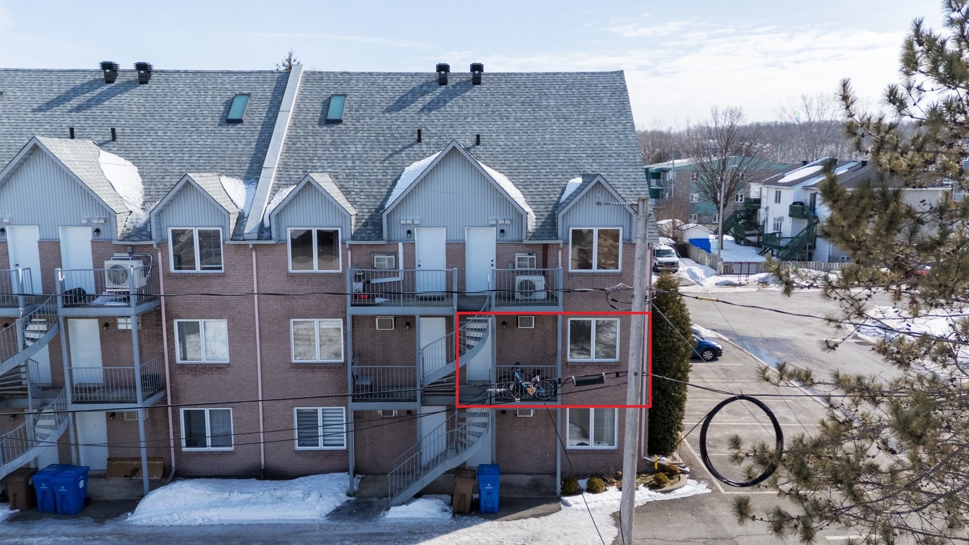 









352


Rue des Pionniers

,
L'Île-Perrot,




QC
J7V8K6

