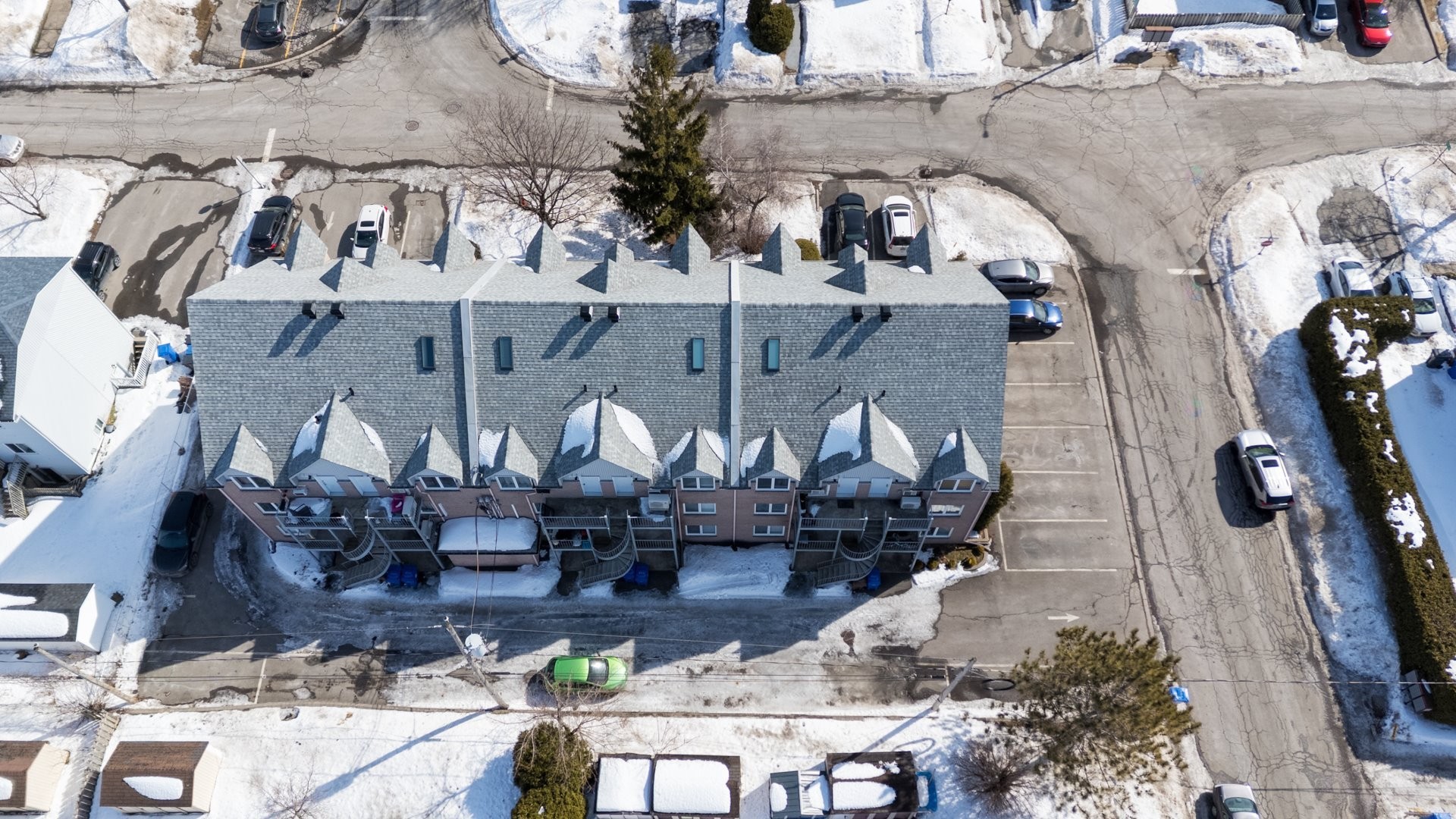 









352


Rue des Pionniers

,
L'Île-Perrot,




QC
J7V8K6

