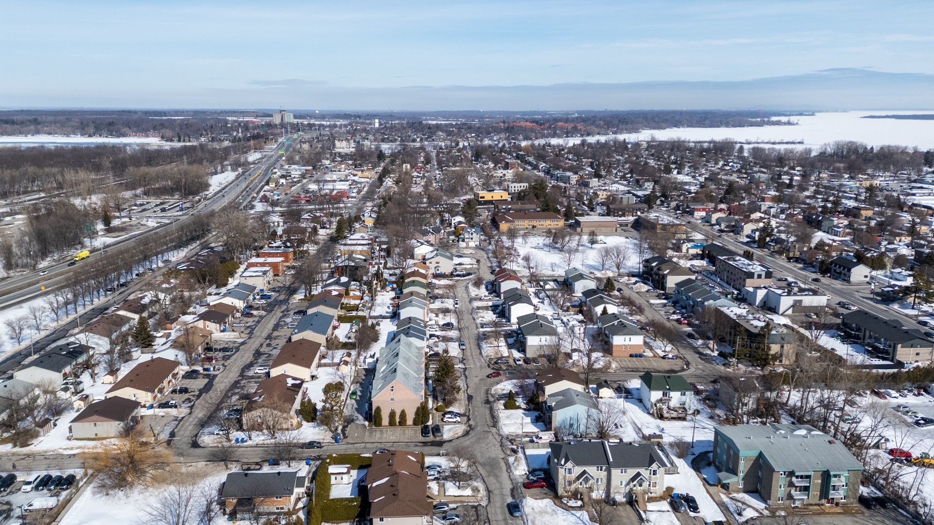 









352


Rue des Pionniers

,
L'Île-Perrot,




QC
J7V8K6

