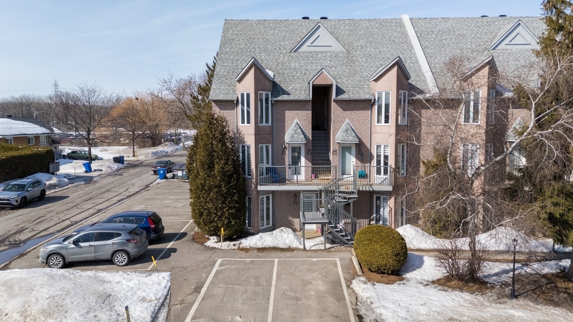 









352


Rue des Pionniers

,
L'Île-Perrot,




QC
J7V8K6

