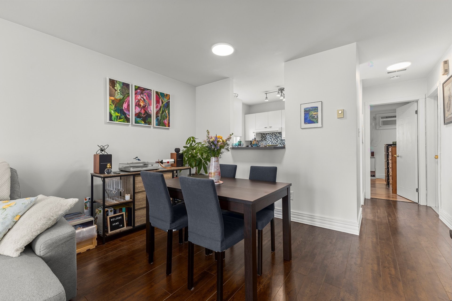 









352


Rue des Pionniers

,
L'Île-Perrot,




QC
J7V8K6

