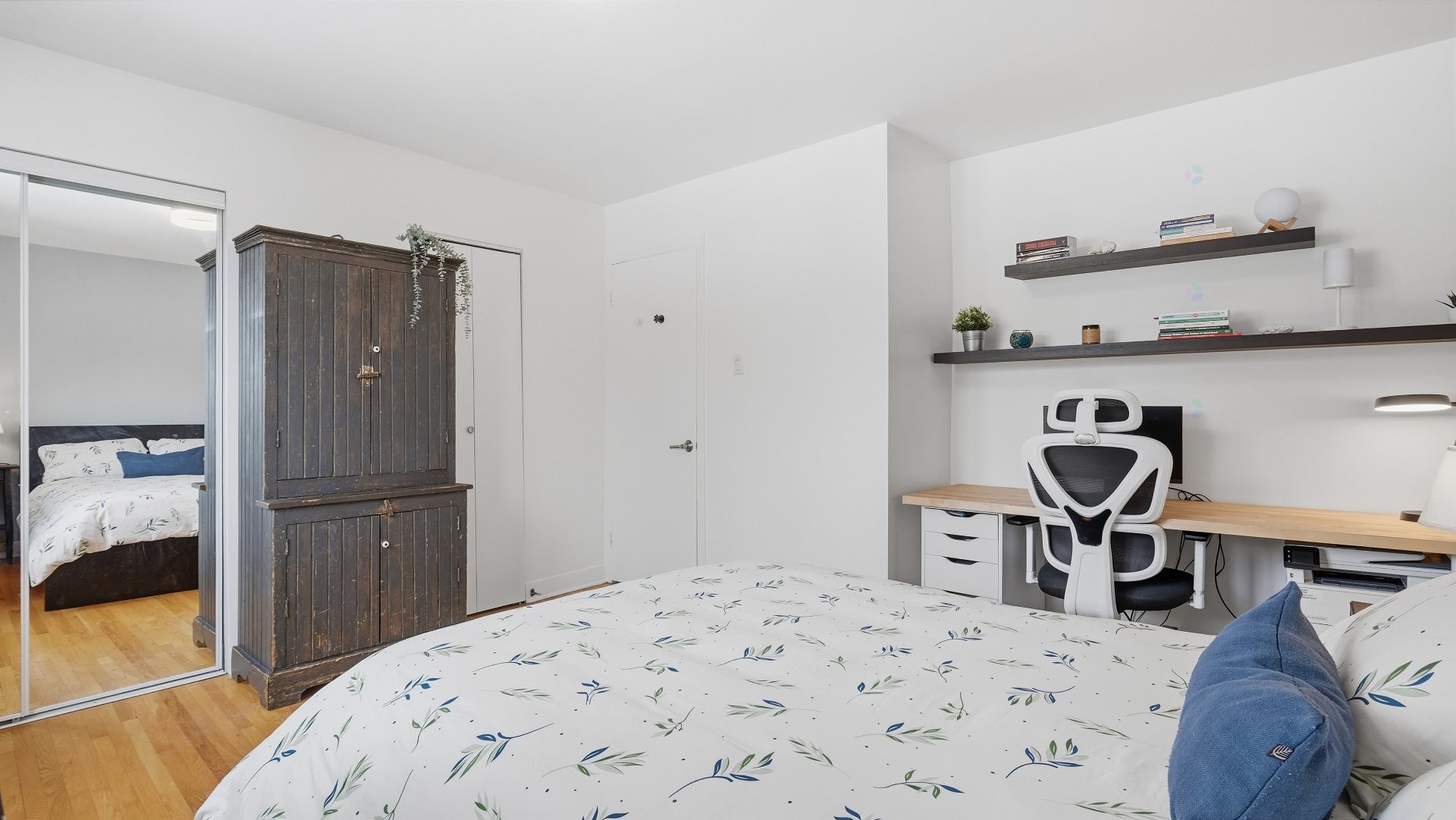 









1310


Place de Ste-Foy

,
Saint-Bruno-de-Montarville,




QC
J3V3C5

