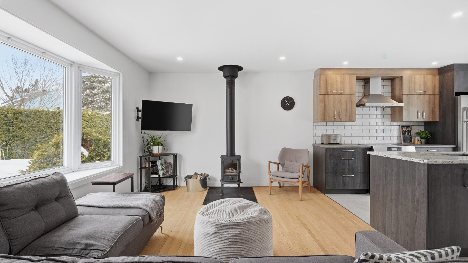 









1310


Place de Ste-Foy

,
Saint-Bruno-de-Montarville,




QC
J3V3C5

