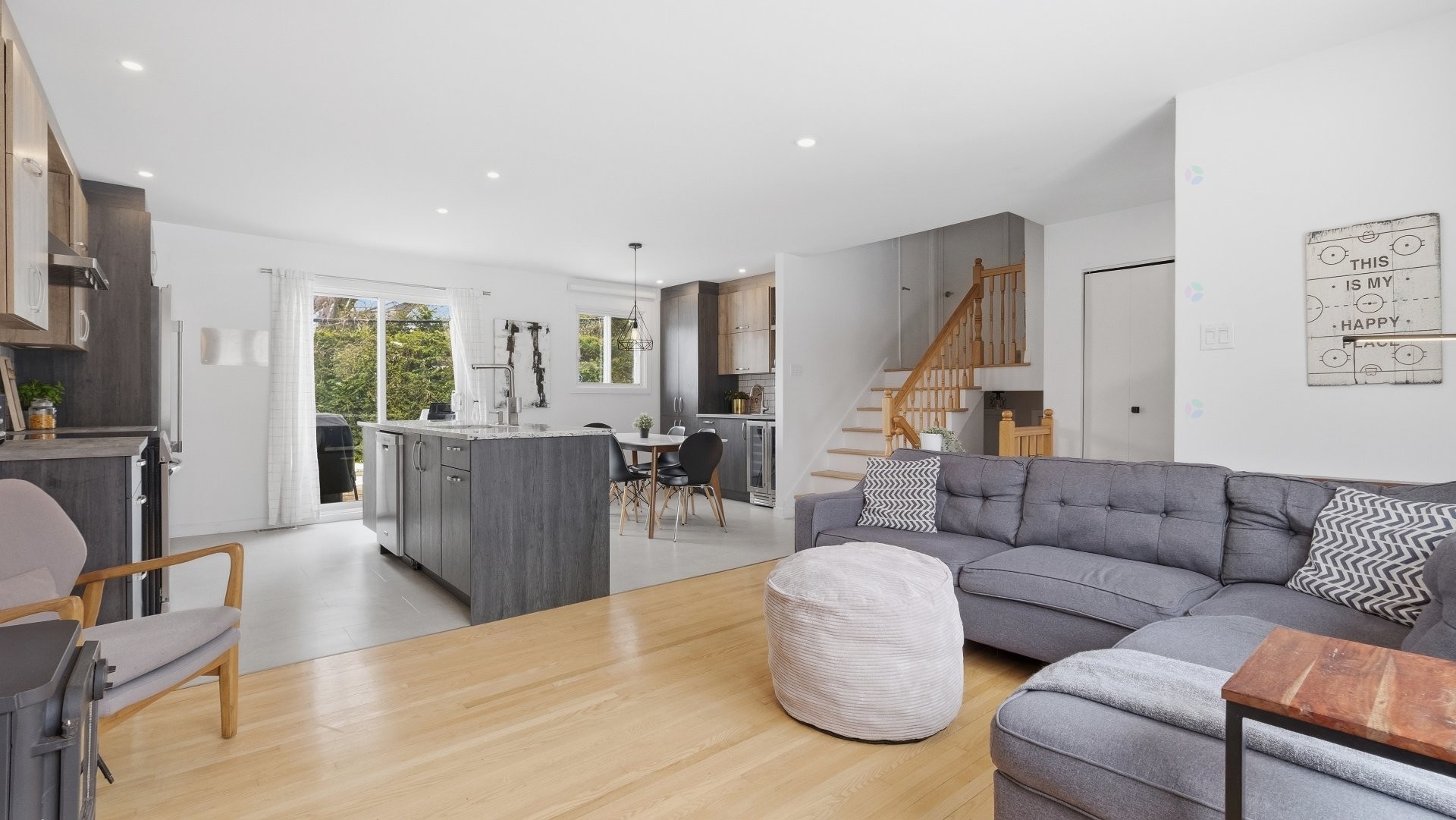 









1310


Place de Ste-Foy

,
Saint-Bruno-de-Montarville,




QC
J3V3C5

