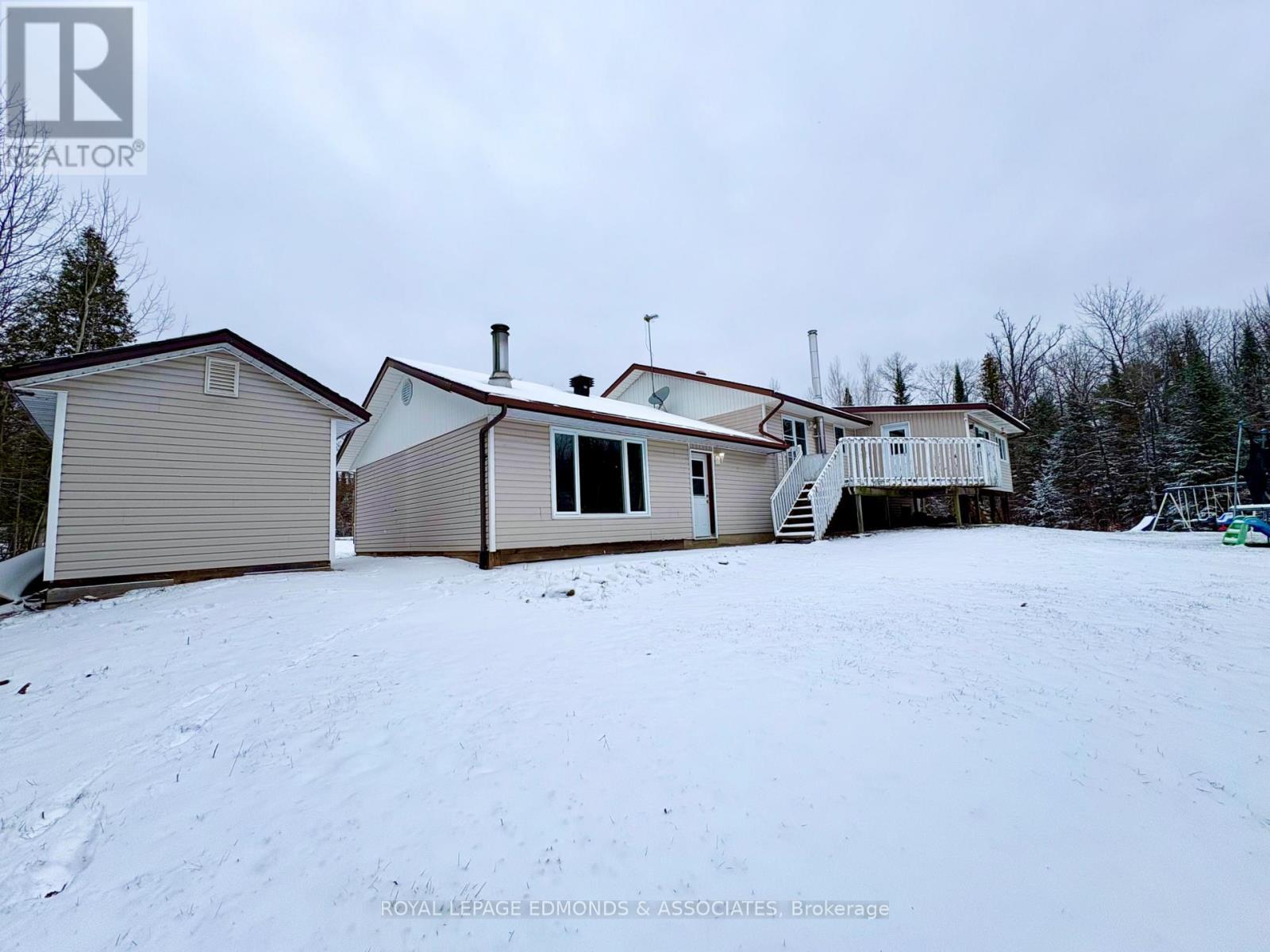 












418 FOREST PARK ROAD

,
Laurentian Valley,




Ontario
K8A6W2

