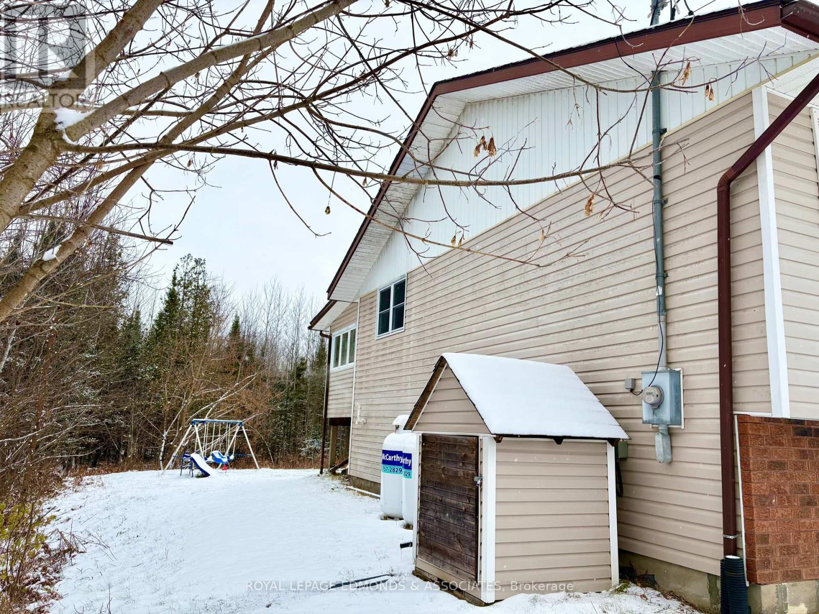 












418 FOREST PARK ROAD

,
Laurentian Valley,




Ontario
K8A6W2

