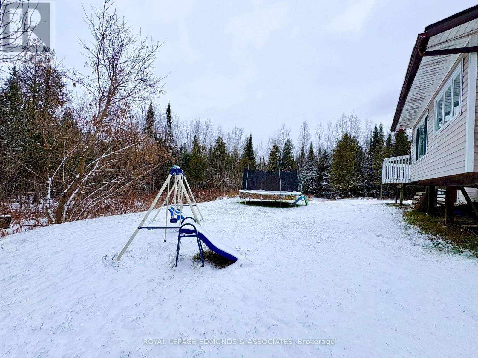 












418 FOREST PARK ROAD

,
Laurentian Valley,




Ontario
K8A6W2

