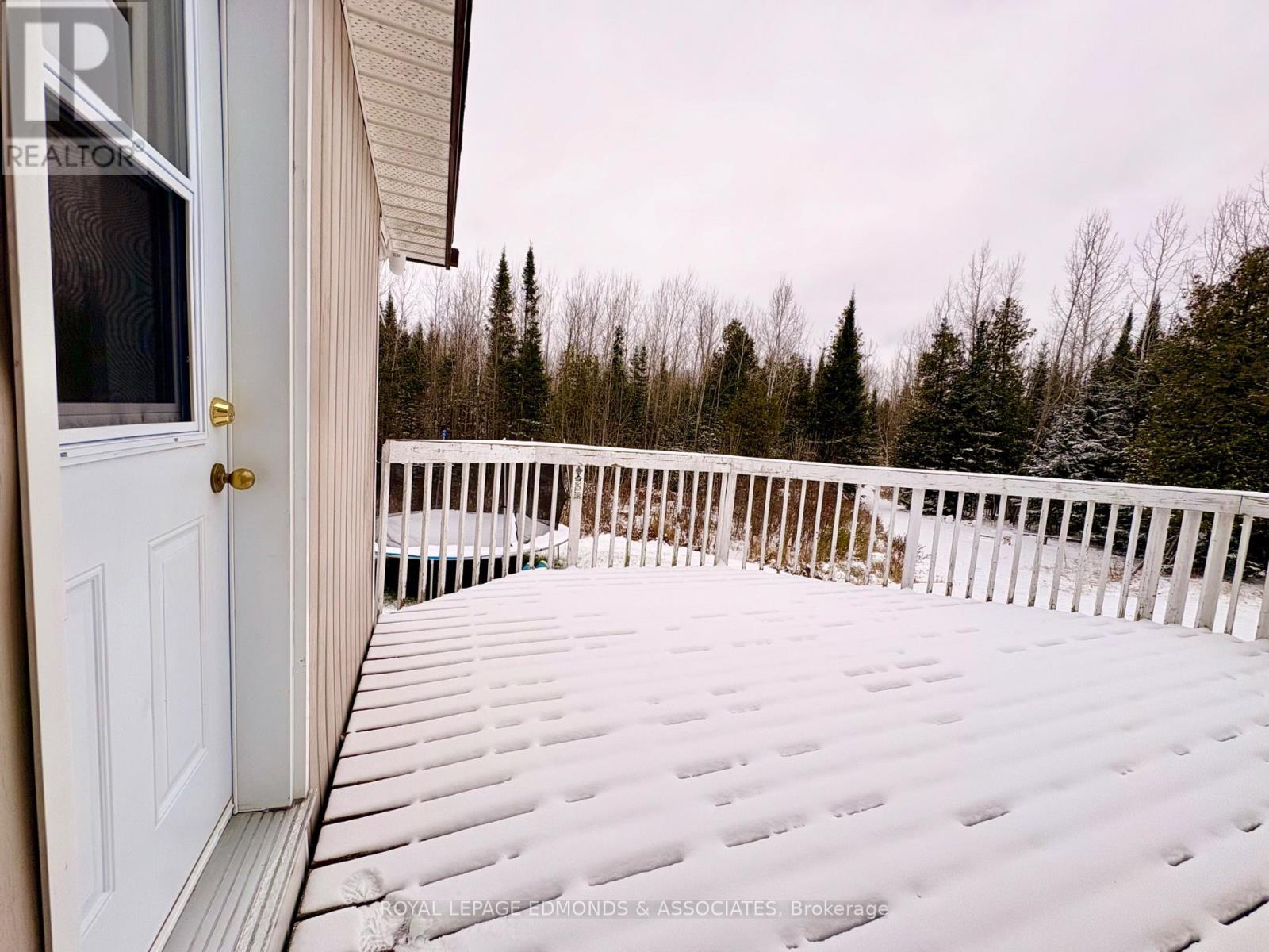 












418 FOREST PARK ROAD

,
Laurentian Valley,




Ontario
K8A6W2

