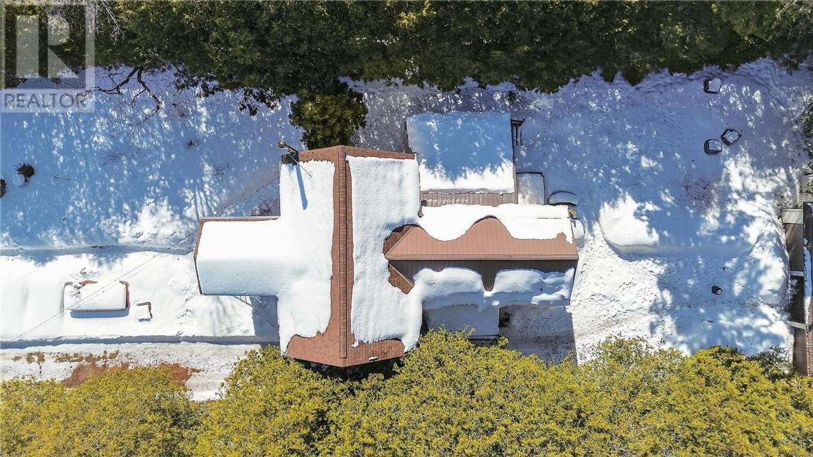 












17 Phipps Street

,
Gore Bay, Manitoulin Island,




Ontario
P0P1H0

