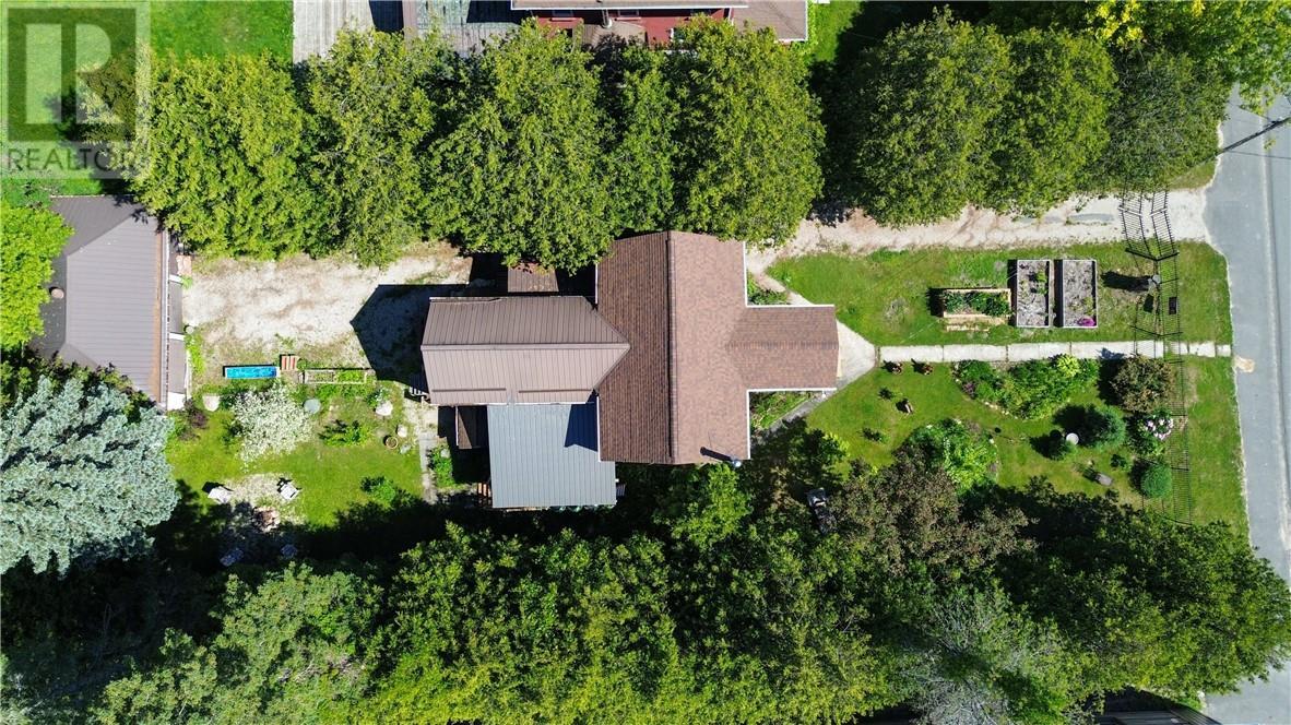 












17 Phipps Street

,
Gore Bay, Manitoulin Island,




Ontario
P0P1H0


