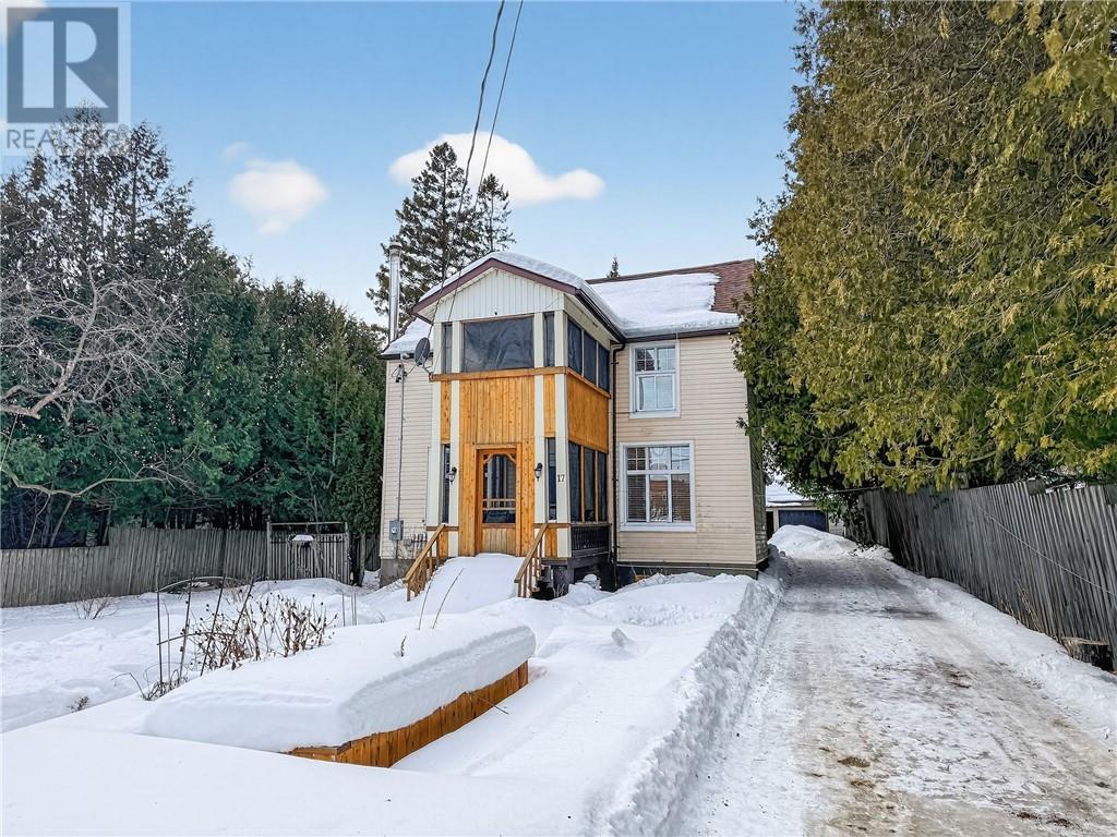 












17 Phipps Street

,
Gore Bay, Manitoulin Island,




Ontario
P0P1H0

