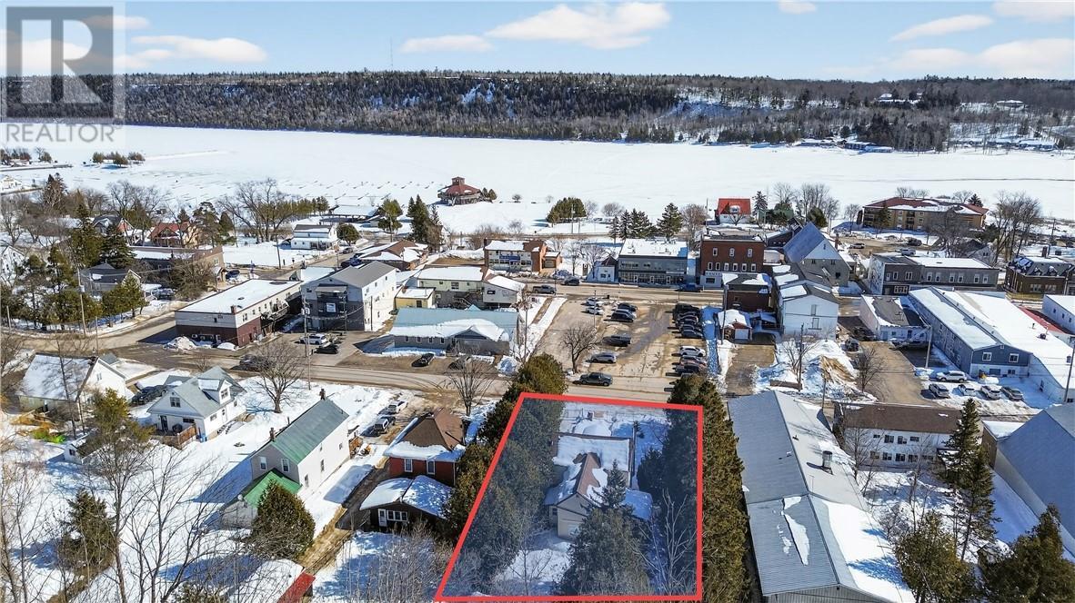 












17 Phipps Street

,
Gore Bay, Manitoulin Island,




Ontario
P0P1H0

