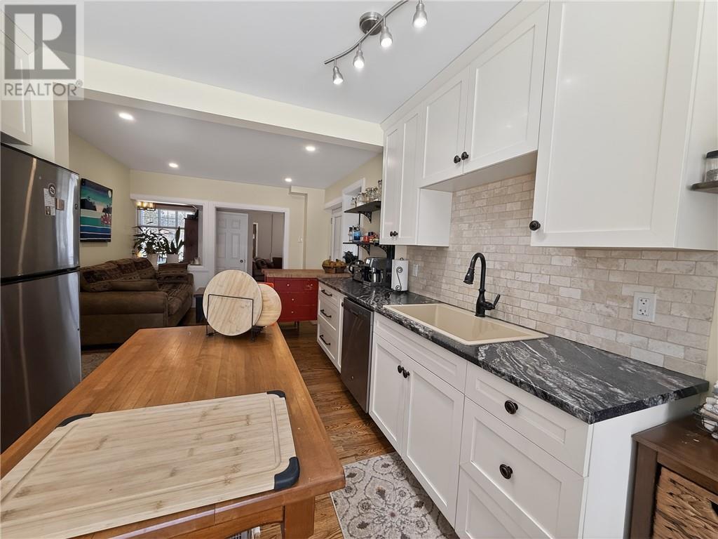 












17 Phipps Street

,
Gore Bay, Manitoulin Island,




Ontario
P0P1H0

