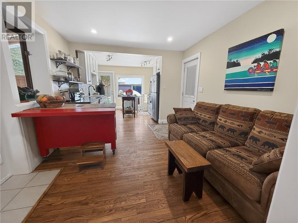 












17 Phipps Street

,
Gore Bay, Manitoulin Island,




Ontario
P0P1H0

