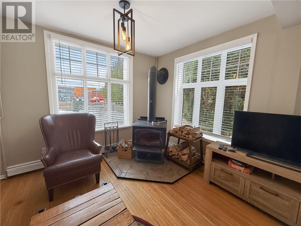 












17 Phipps Street

,
Gore Bay, Manitoulin Island,




Ontario
P0P1H0

