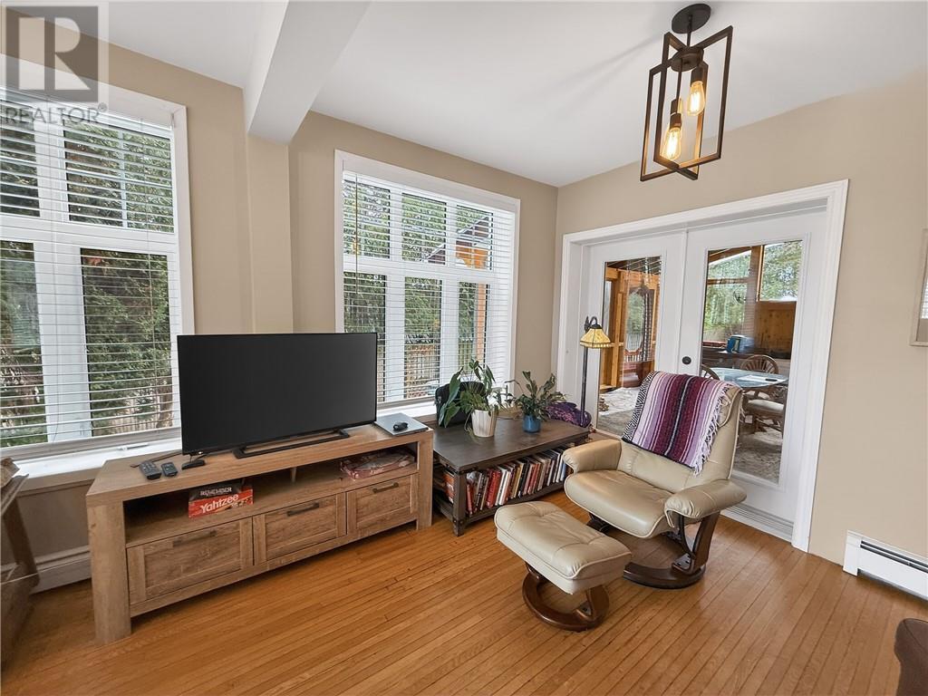 












17 Phipps Street

,
Gore Bay, Manitoulin Island,




Ontario
P0P1H0

