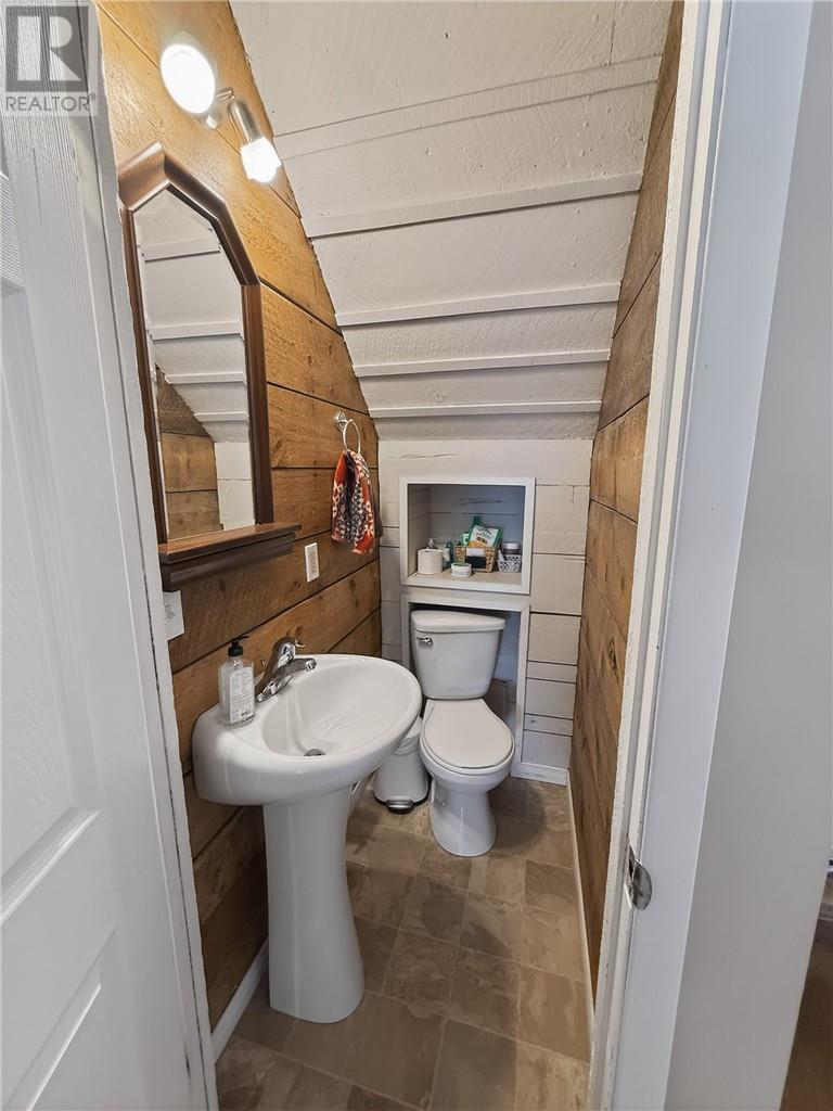 












17 Phipps Street

,
Gore Bay, Manitoulin Island,




Ontario
P0P1H0

