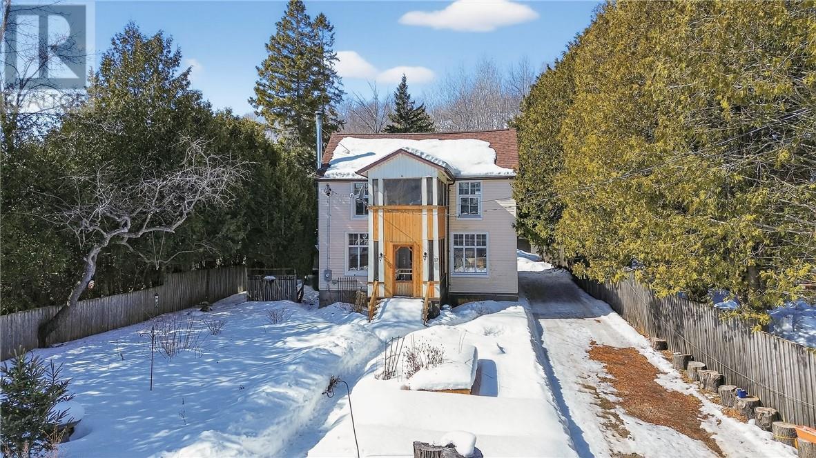 












17 Phipps Street

,
Gore Bay, Manitoulin Island,




Ontario
P0P1H0

