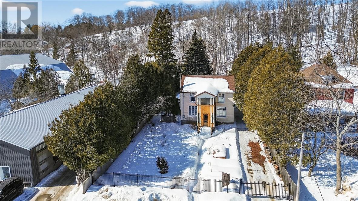 












17 Phipps Street

,
Gore Bay, Manitoulin Island,




Ontario
P0P1H0

