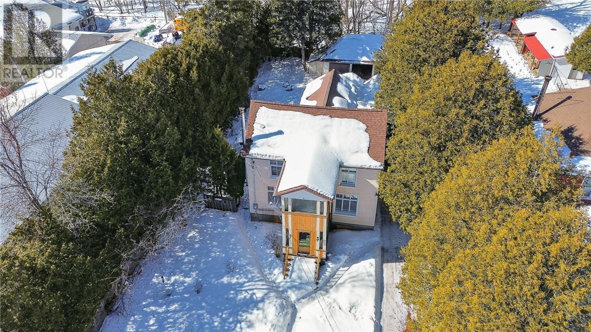 












17 Phipps Street

,
Gore Bay, Manitoulin Island,




Ontario
P0P1H0

