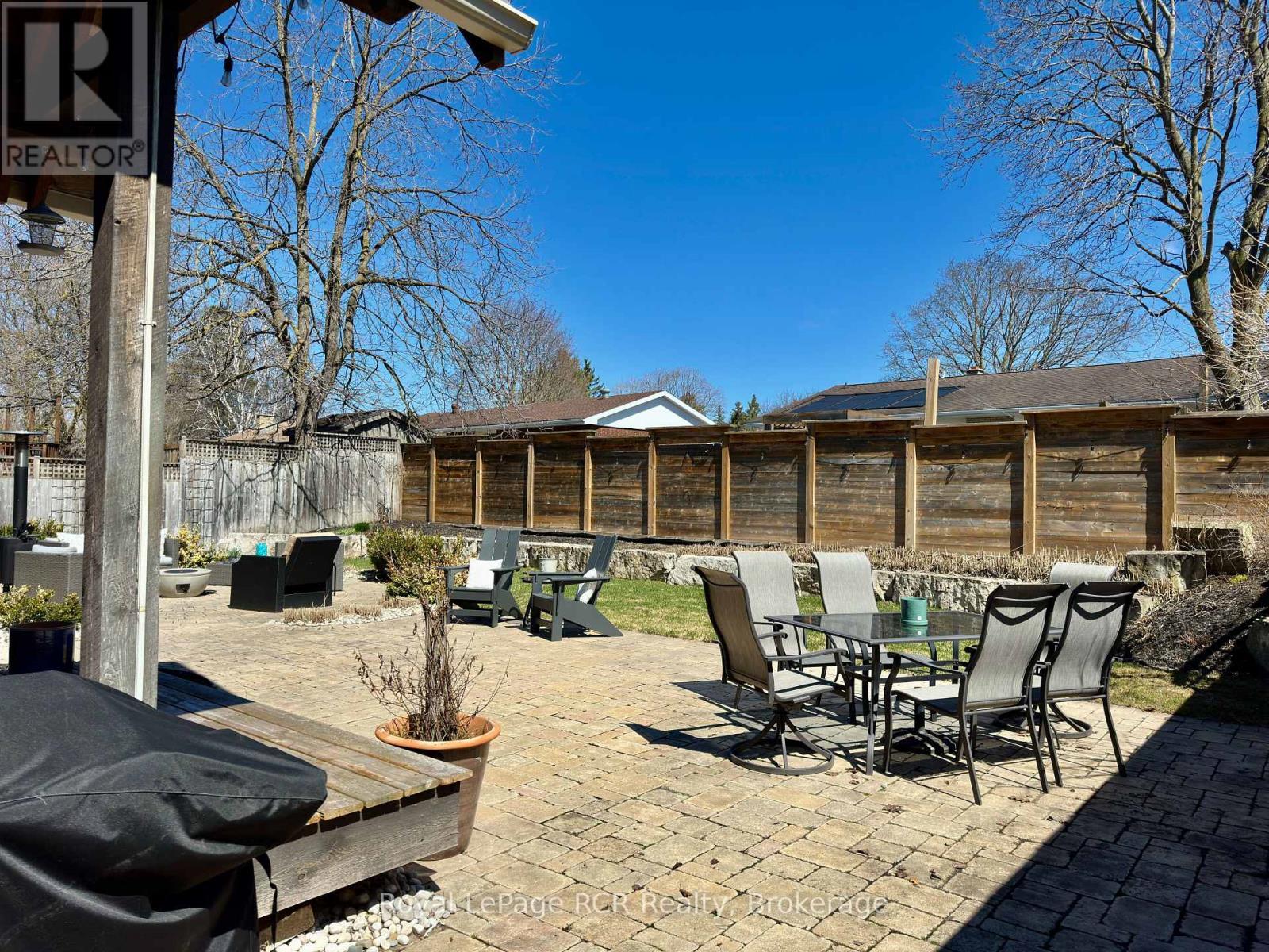 












241 4TH STREET CRESCENT

,
Hanover,




Ontario
N4N3S9

