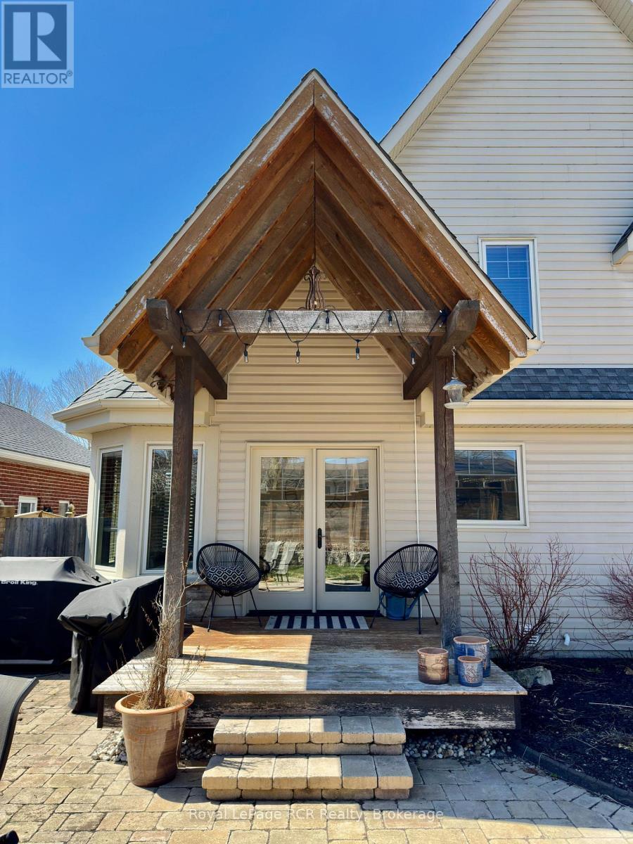 












241 4TH STREET CRESCENT

,
Hanover,




Ontario
N4N3S9

