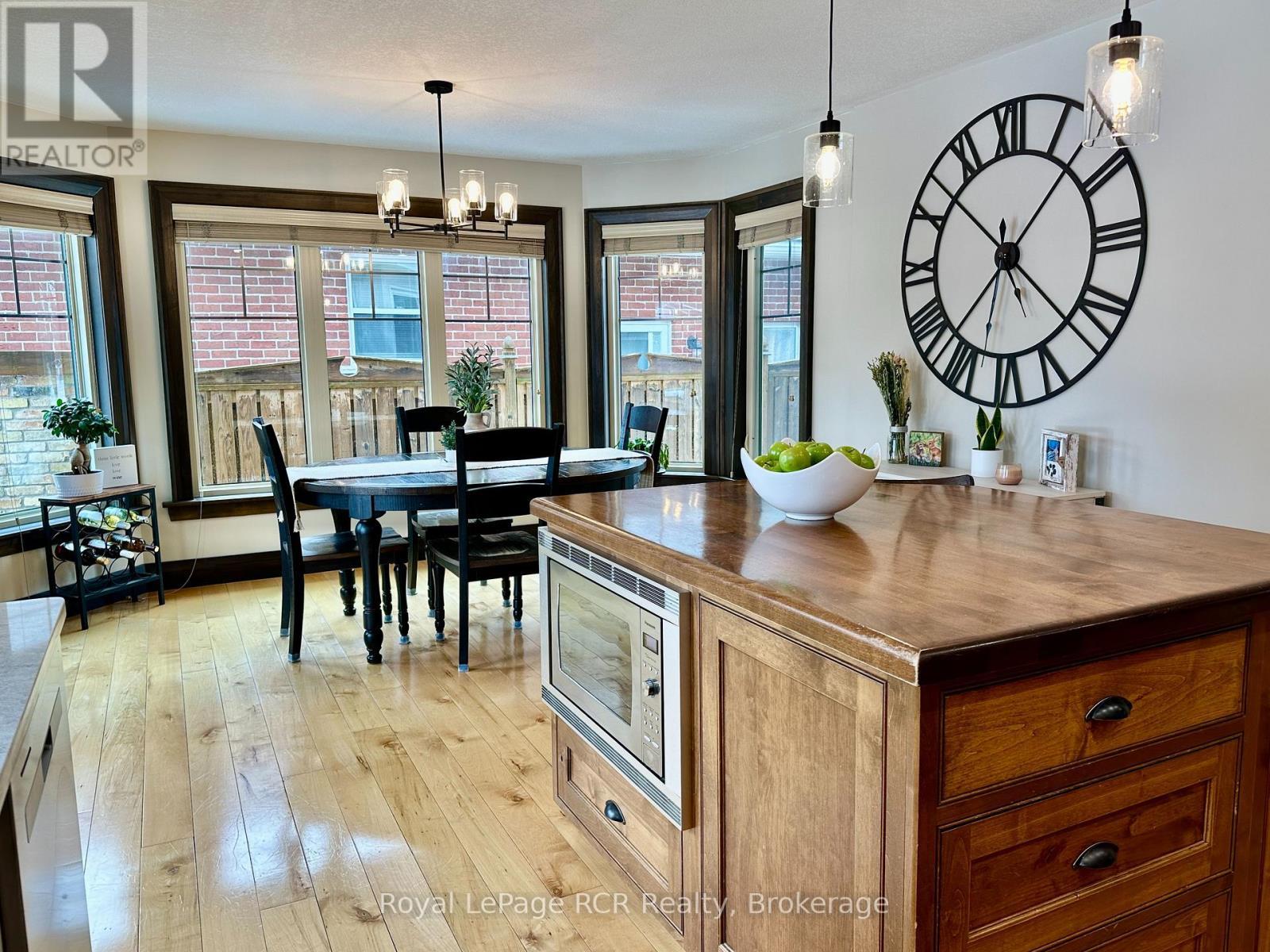 












241 4TH STREET CRESCENT

,
Hanover,




Ontario
N4N3S9

