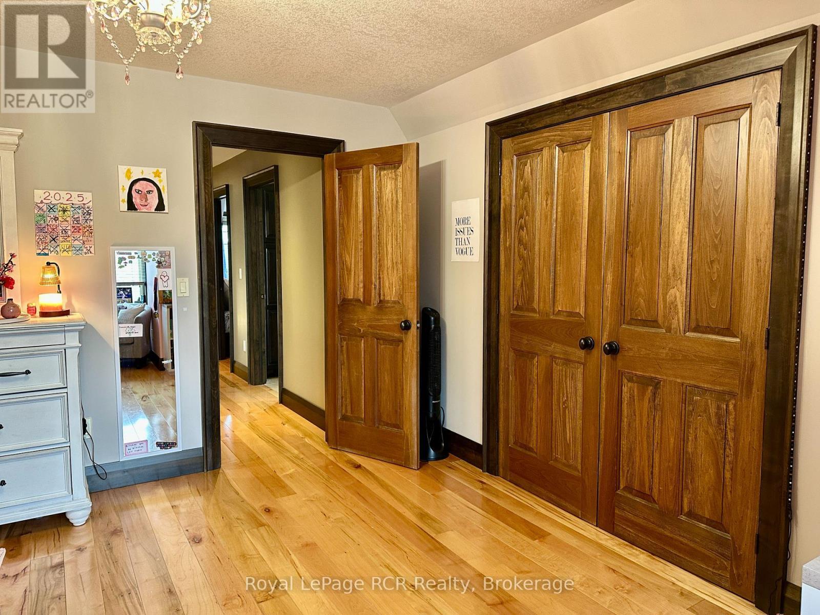 












241 4TH STREET CRESCENT

,
Hanover,




Ontario
N4N3S9

