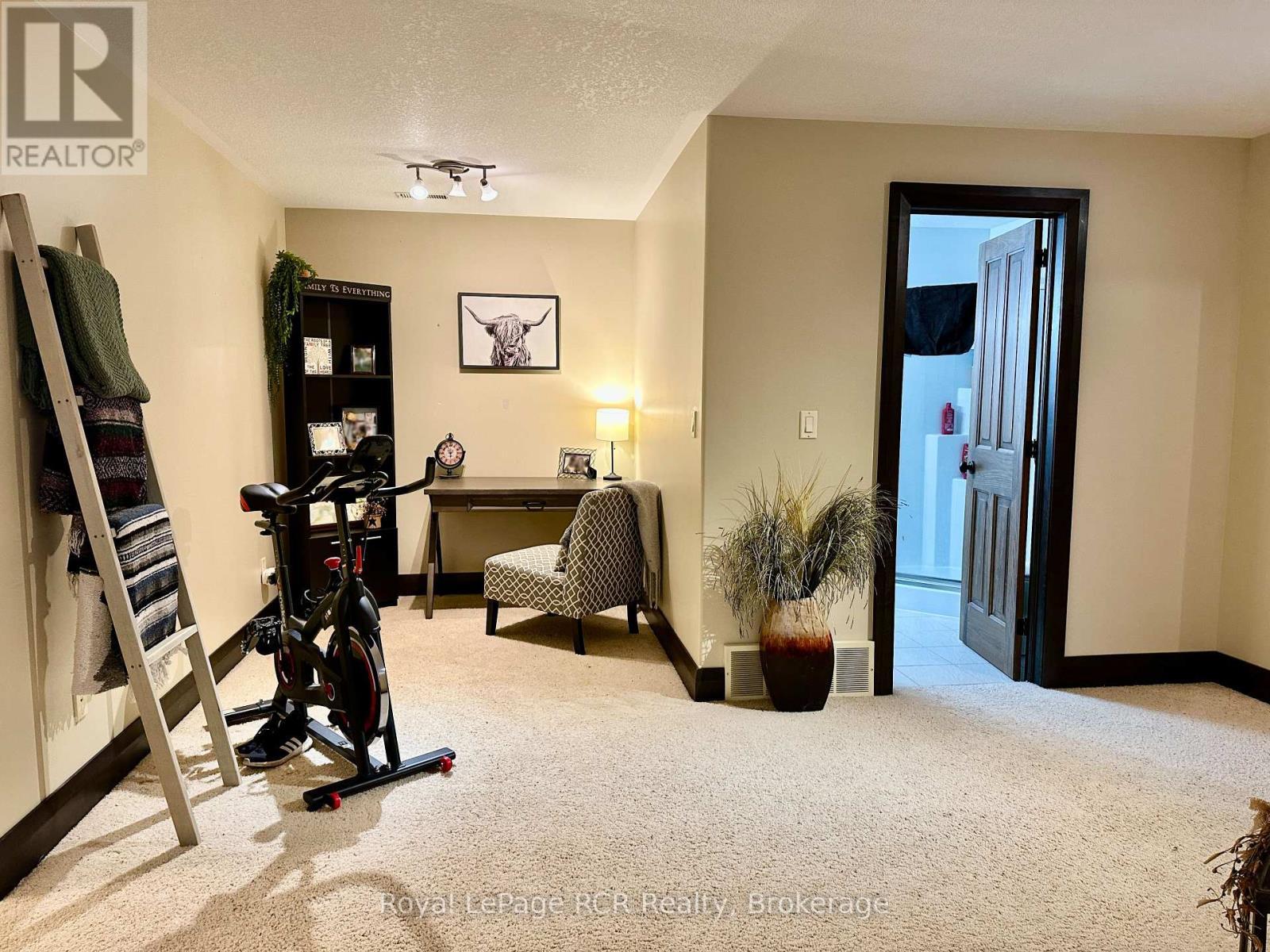 












241 4TH STREET CRESCENT

,
Hanover,




Ontario
N4N3S9

