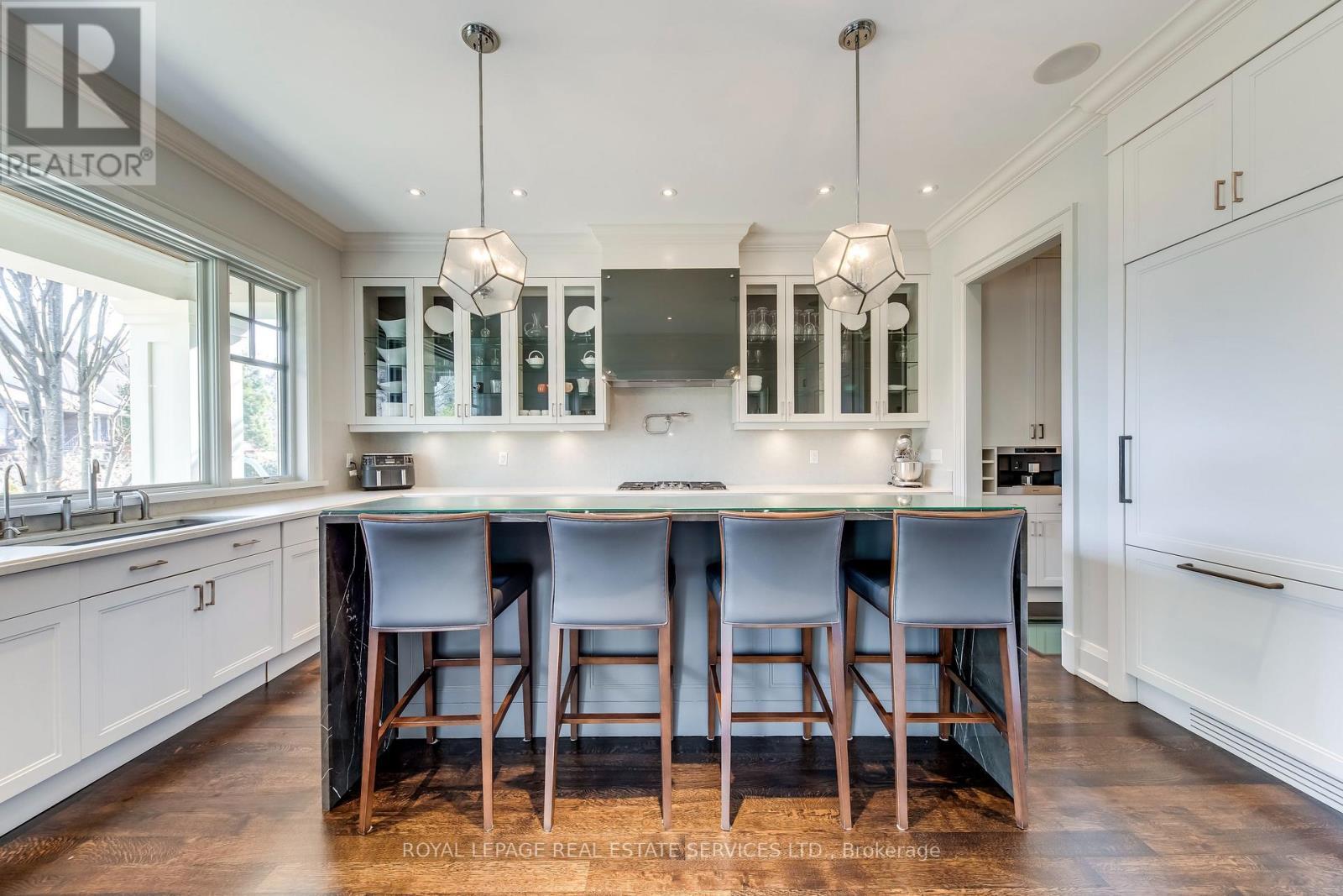 












1522 DEVON ROAD

,
Oakville,




Ontario
L6J2M5

