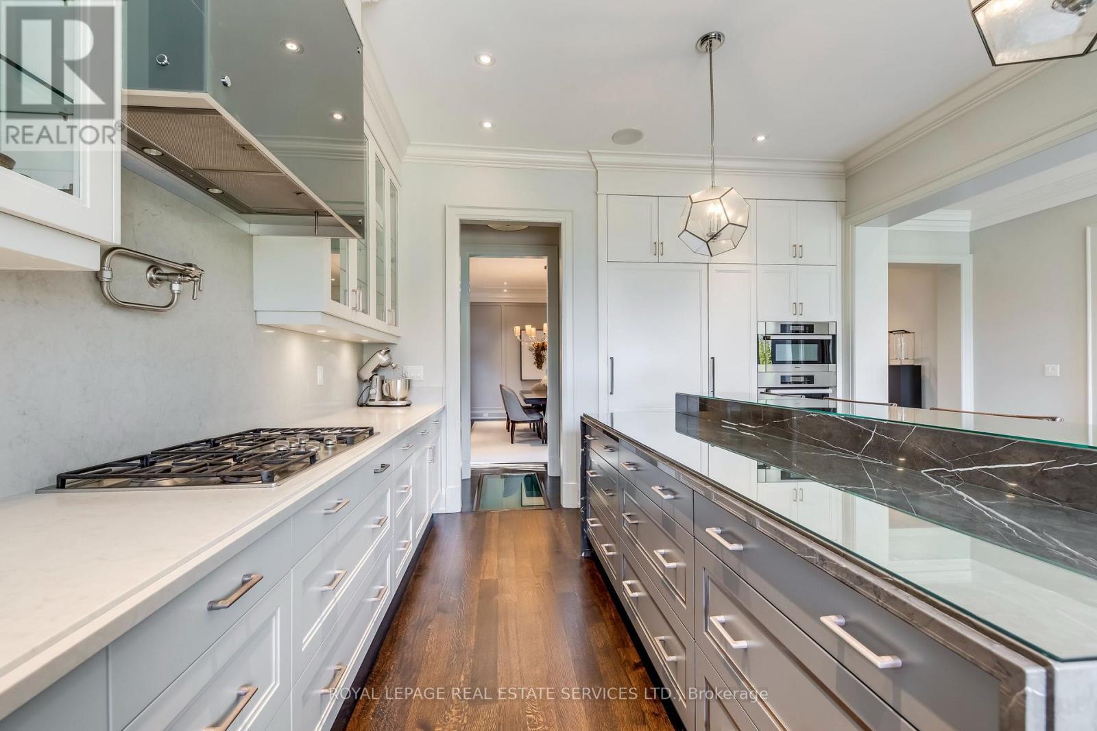 












1522 DEVON ROAD

,
Oakville,




Ontario
L6J2M5


