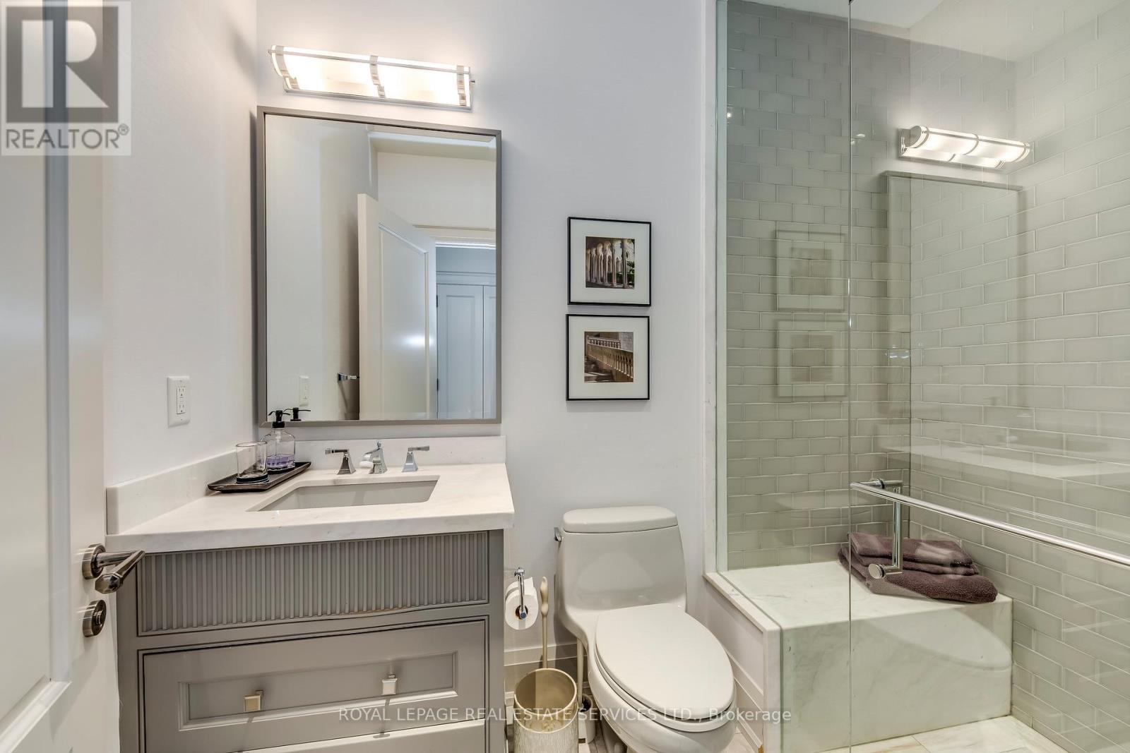 












1522 DEVON ROAD

,
Oakville,




Ontario
L6J2M5

