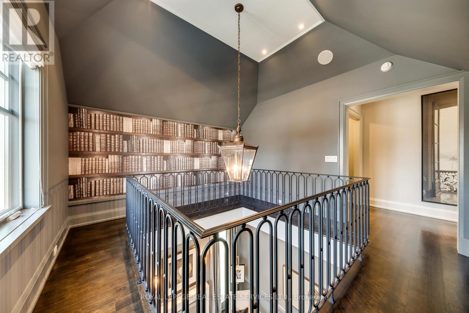 












1522 DEVON ROAD

,
Oakville,




Ontario
L6J2M5

