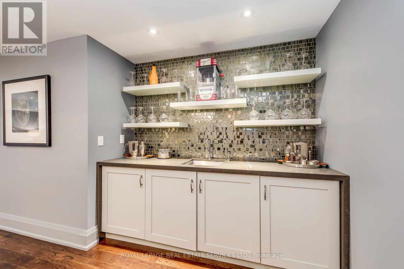 












1522 DEVON ROAD

,
Oakville,




Ontario
L6J2M5

