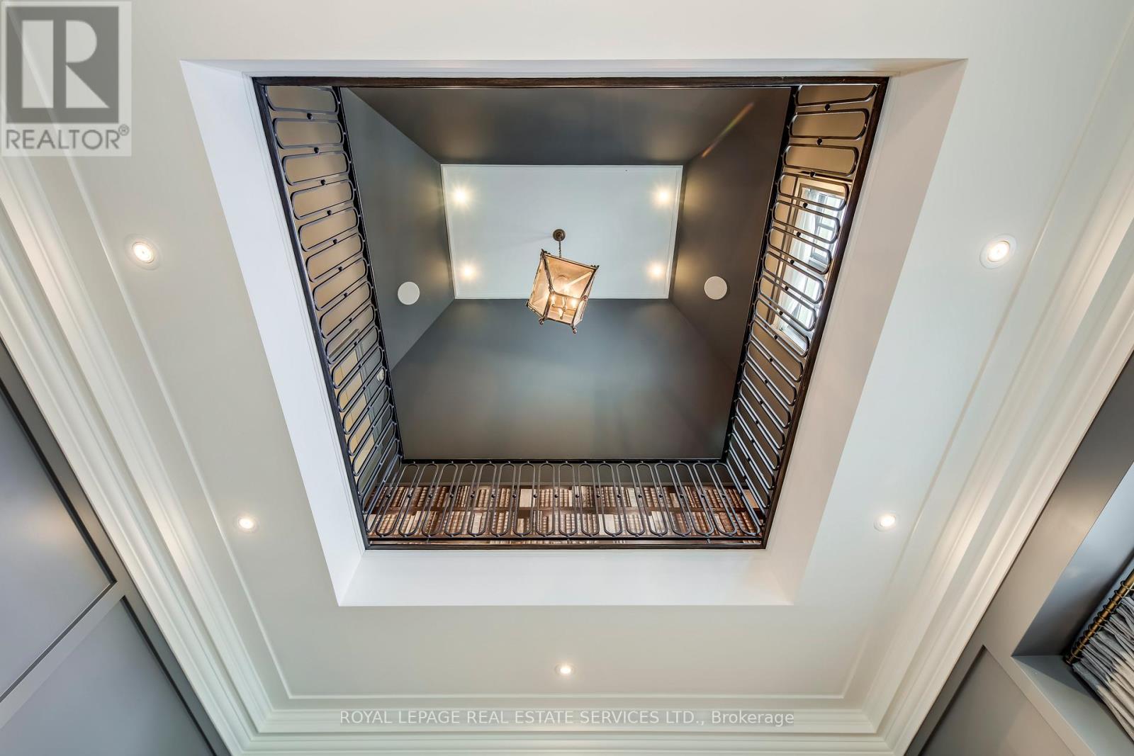 












1522 DEVON ROAD

,
Oakville,




Ontario
L6J2M5

