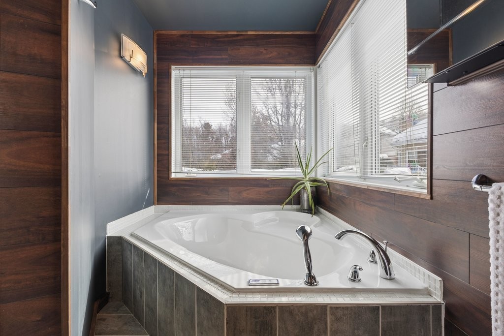 









192


Av. de la Citadelle

,
Gatineau (Hull),




QC
J8Z3L8

