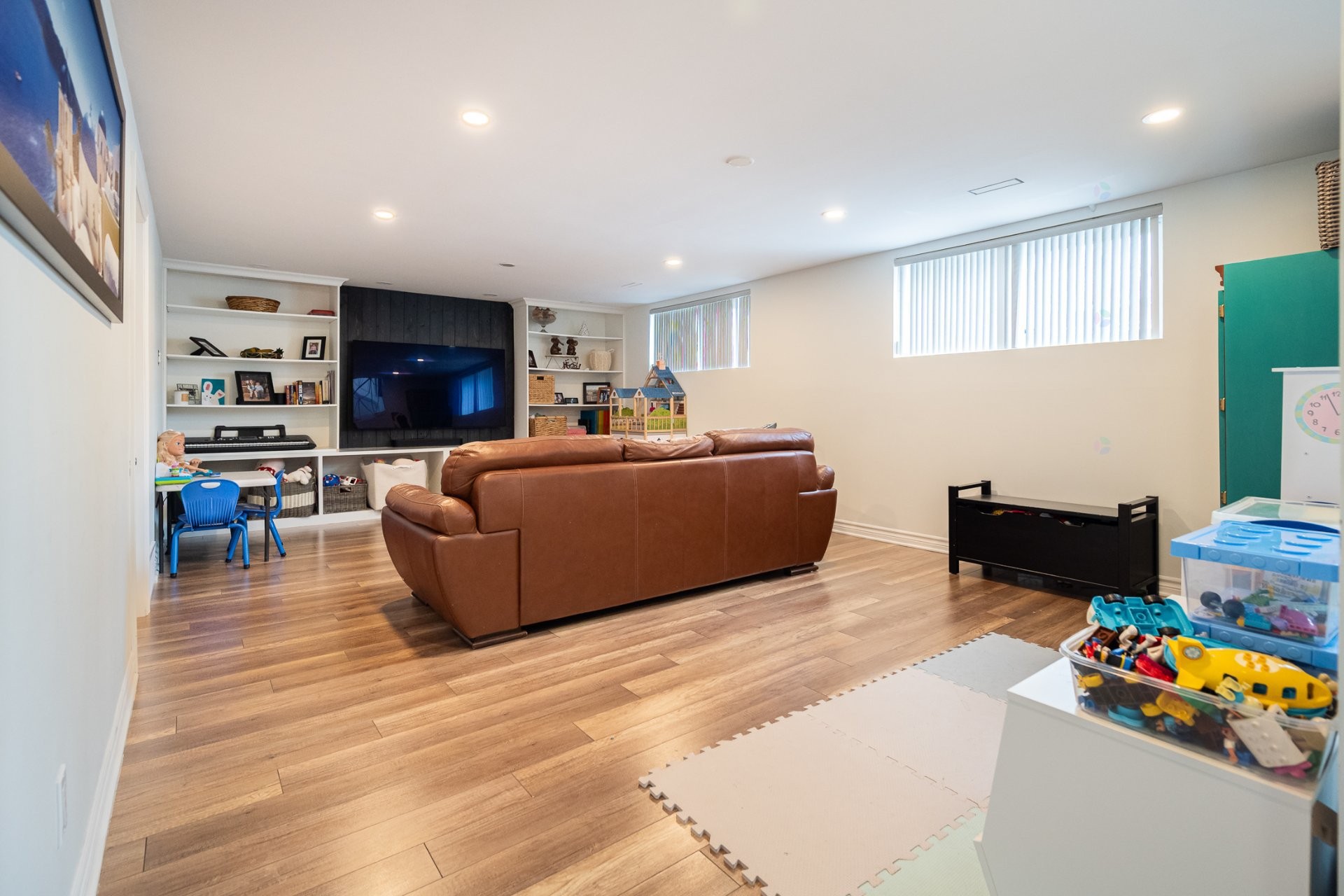 









558


Rue Guy

,
Laval (Fabreville),




QC
H7P2P7

