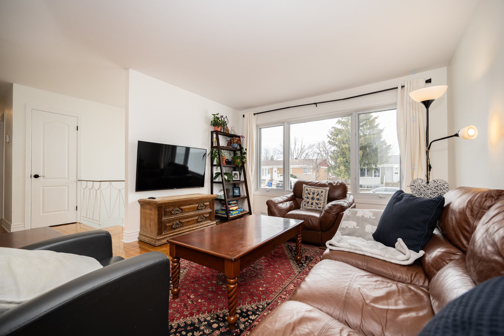 









558


Rue Guy

,
Laval (Fabreville),




QC
H7P2P7

