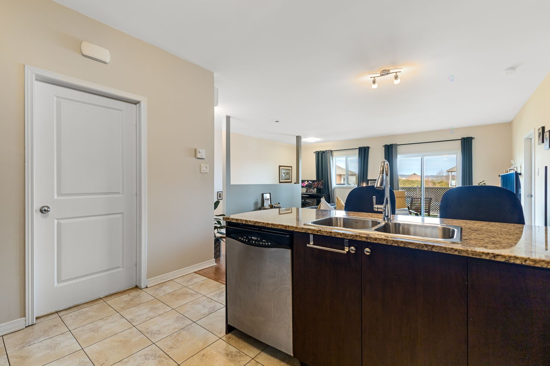 









15


Rue de Bruxelles

, 5,
Gatineau (Aylmer),




QC
J9J0K4

