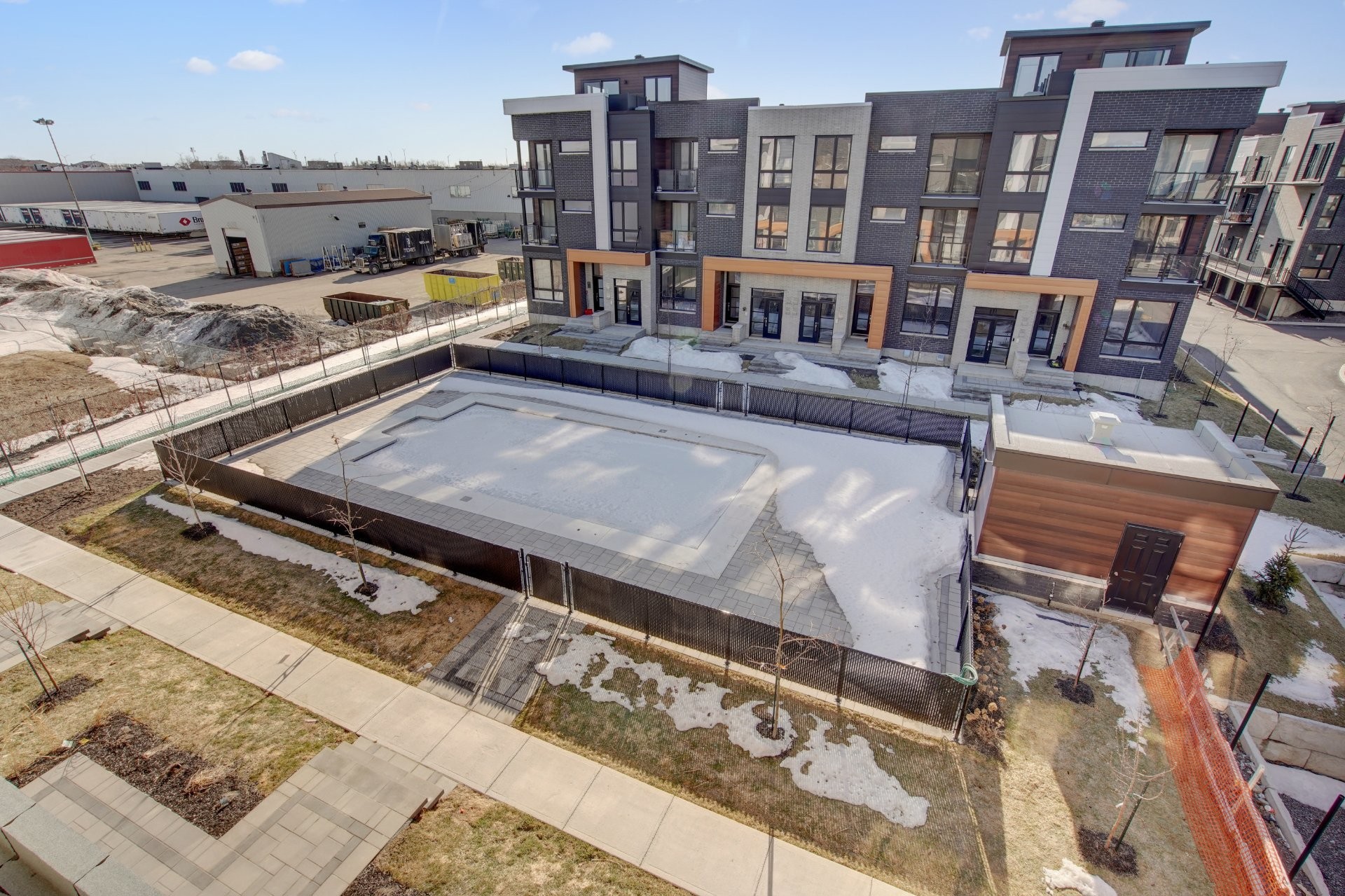 









258


Rue d'Émeraude

,
Candiac,




QC
J5R0S1

