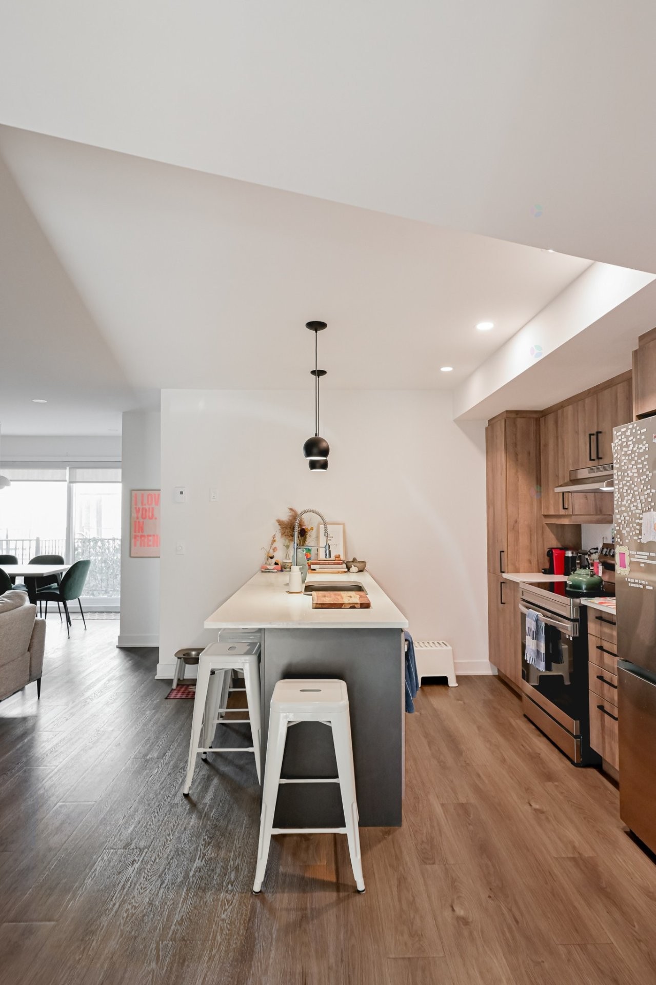 









258


Rue d'Émeraude

,
Candiac,




QC
J5R0S1

