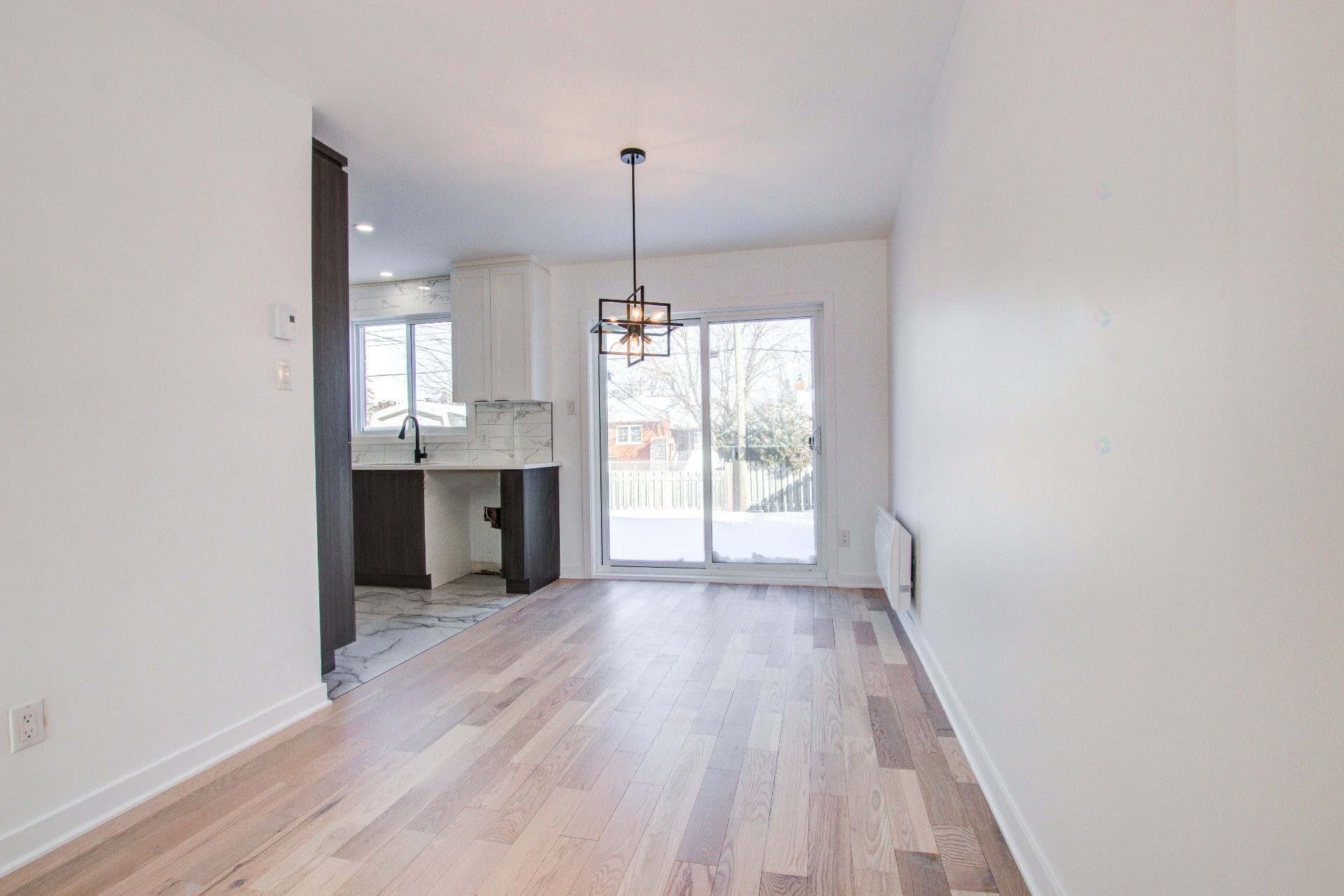 









2899


Rue de Lyon

,
Longueuil (Le Vieux-Longueuil),




QC
J4L3R3

