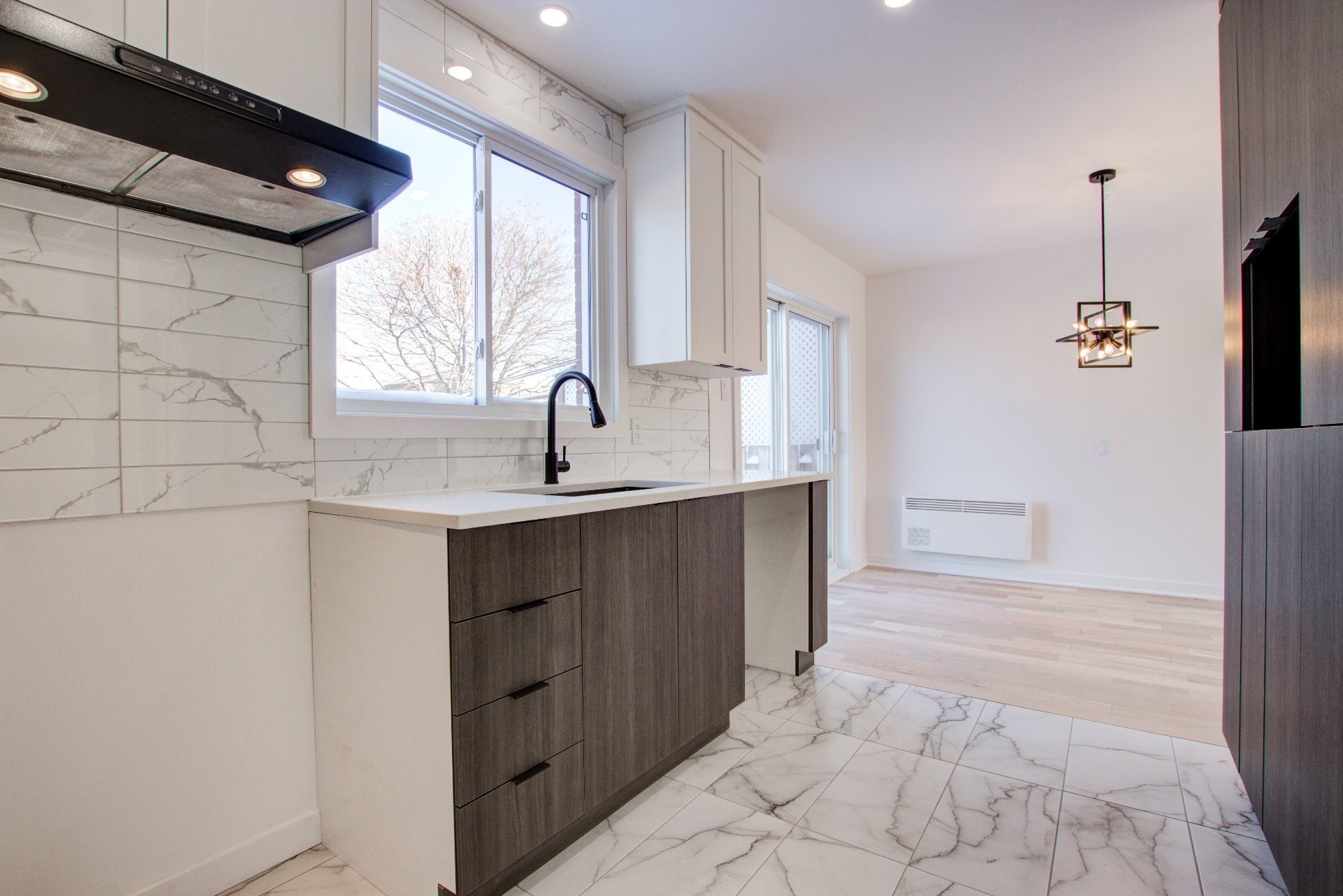 









2899


Rue de Lyon

,
Longueuil (Le Vieux-Longueuil),




QC
J4L3R3

