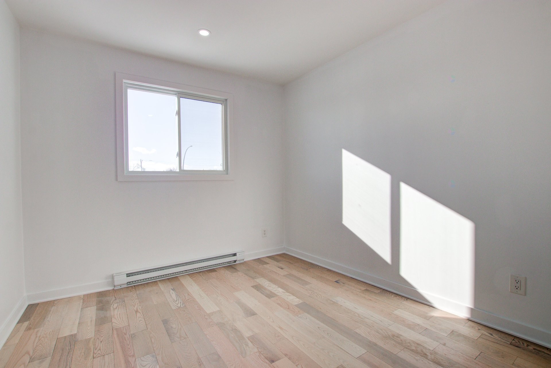 









2899


Rue de Lyon

,
Longueuil (Le Vieux-Longueuil),




QC
J4L3R3

