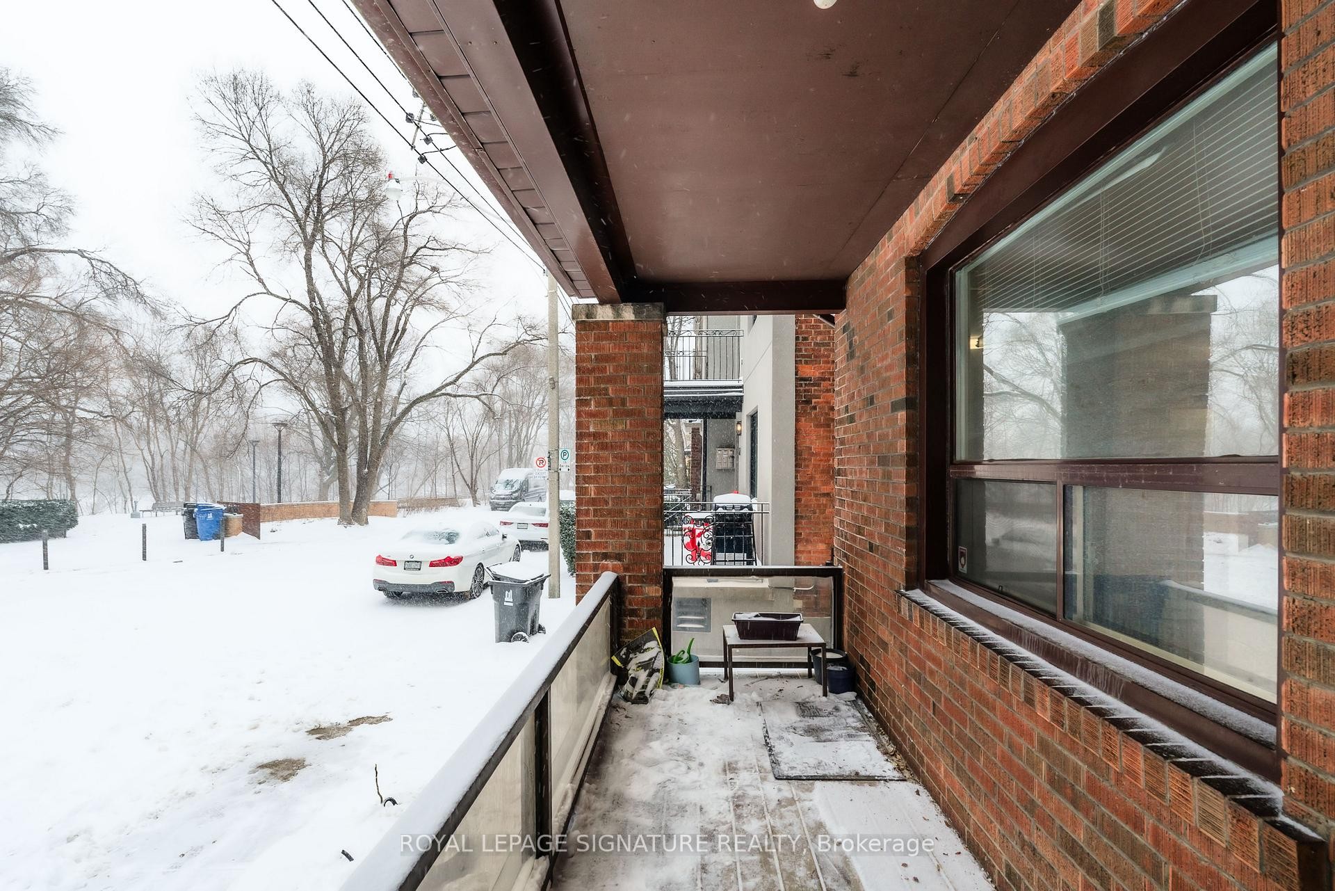 









27


Hillsboro

Avenue,
Toronto,




ON
M5R 1S6

